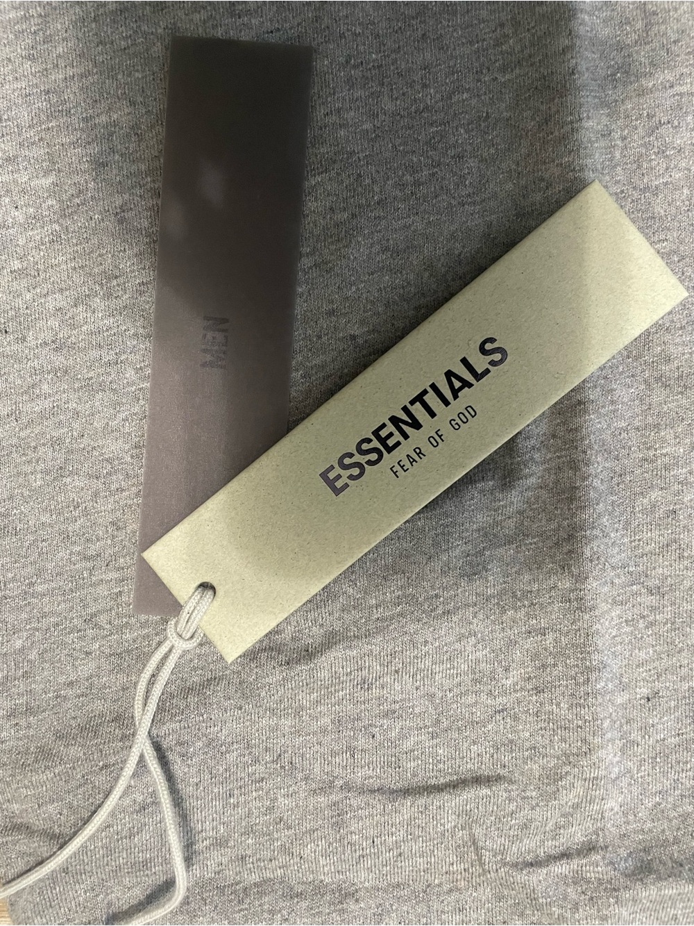 ESSENTIALS Fear of God Men's Dark Grey Logo T-Shirt - Picture 5 of 7